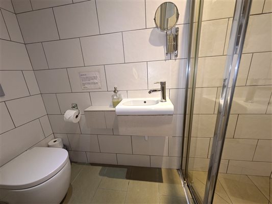 ensuite of twin/superking ground floor room